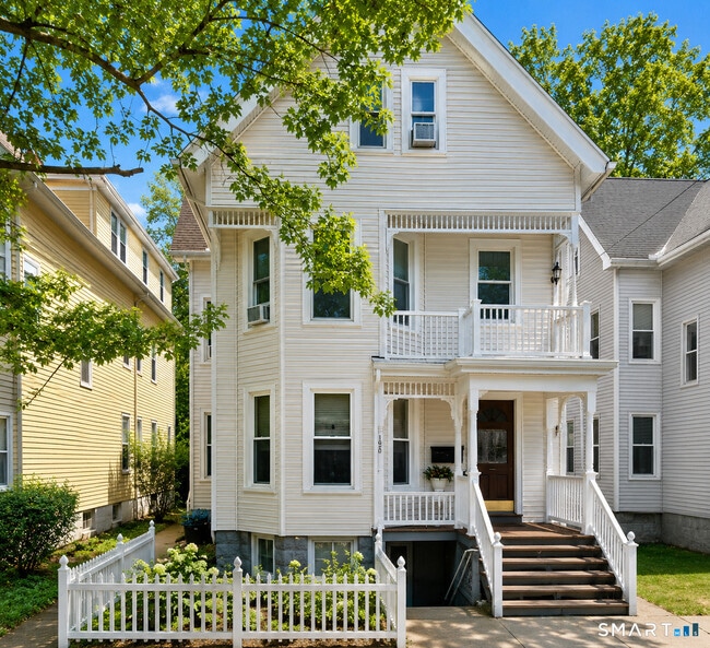 Building Photo - 54 Lawrence St Unit 3