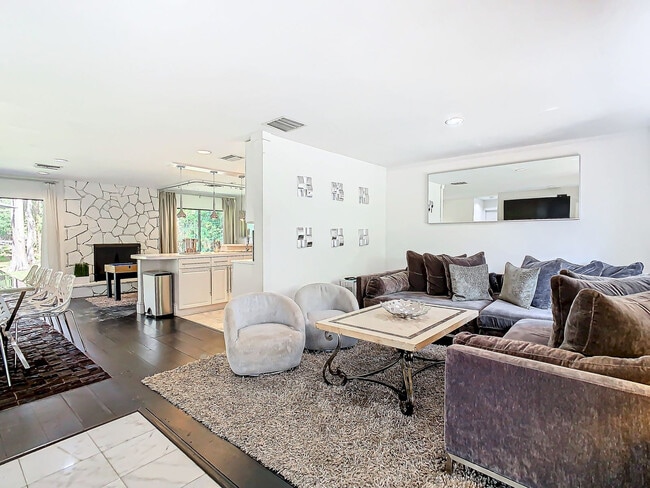 Building Photo - 5700 Saddlebrook Way Unit SI ID1291320P