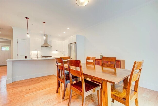 Photo - 23 Lily Pond Ln