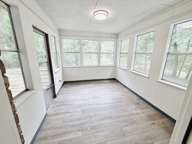 Photo - 7905 Castleton Ln