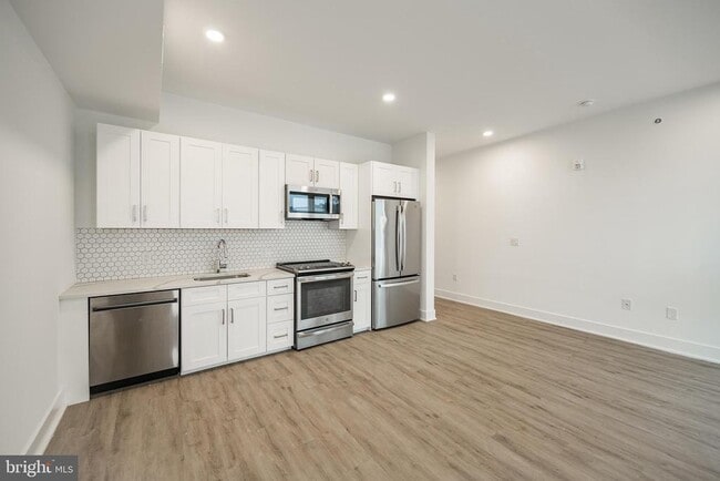 Building Photo - 1325 N Lee St Unit 400 (ADA)