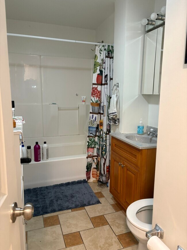 Photo - 115 5th St