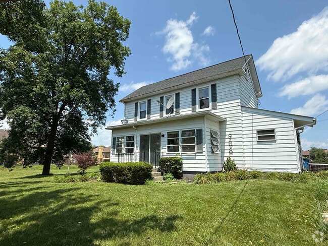 Building Photo - 908 Cedar Creek Grade Rental