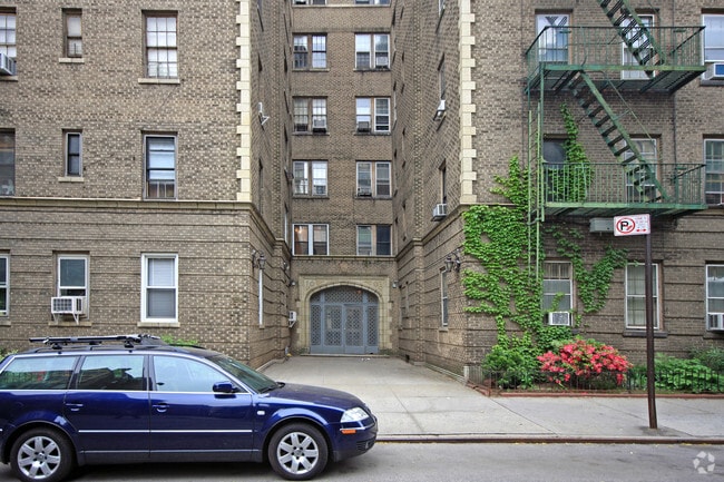 165 Pinehurst Ave