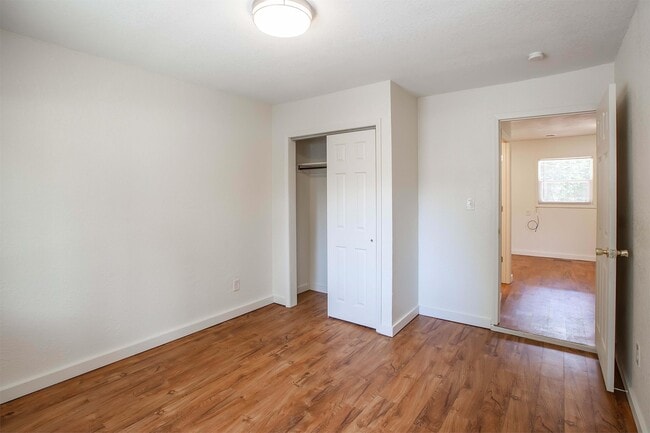 Photo - 1412 Hartford Rd