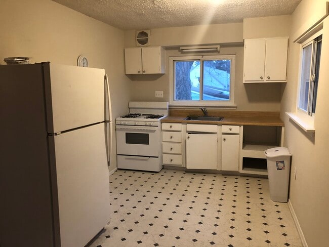 Photo - 528 Kuethe Rd NE Unit A