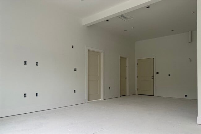 Photo - 251 Sladen St Unit 103