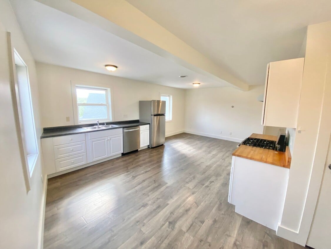 Photo - 12 Malletts Bay Ave