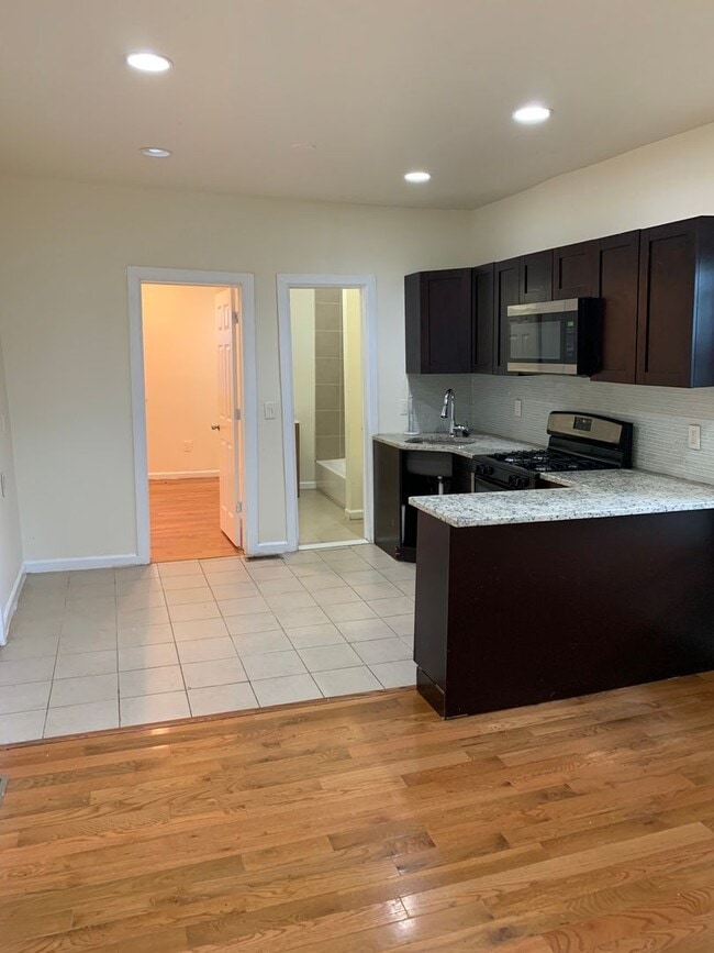 Building Photo - 54 Kent St Unit #1