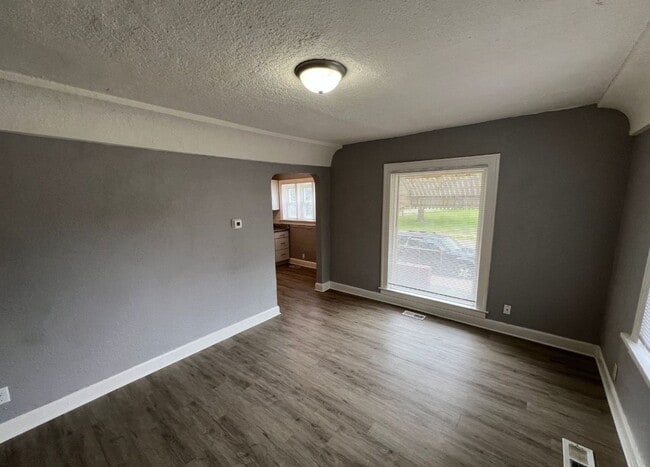 Photo - Cozy 2-Bedroom Duplex Minutes from Indepen...