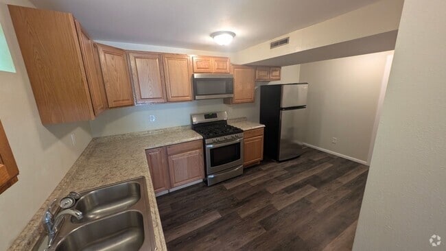 Building Photo - 226 Waverly Ave Unit Downstairs Rental