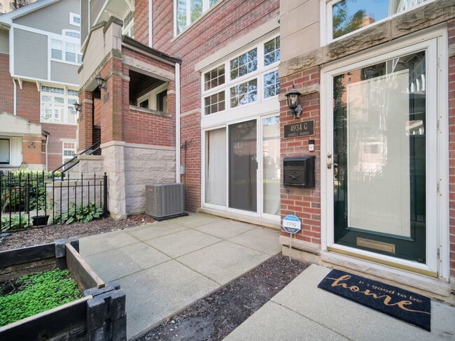 Photo - 4934 S Cornell Ave Unit G