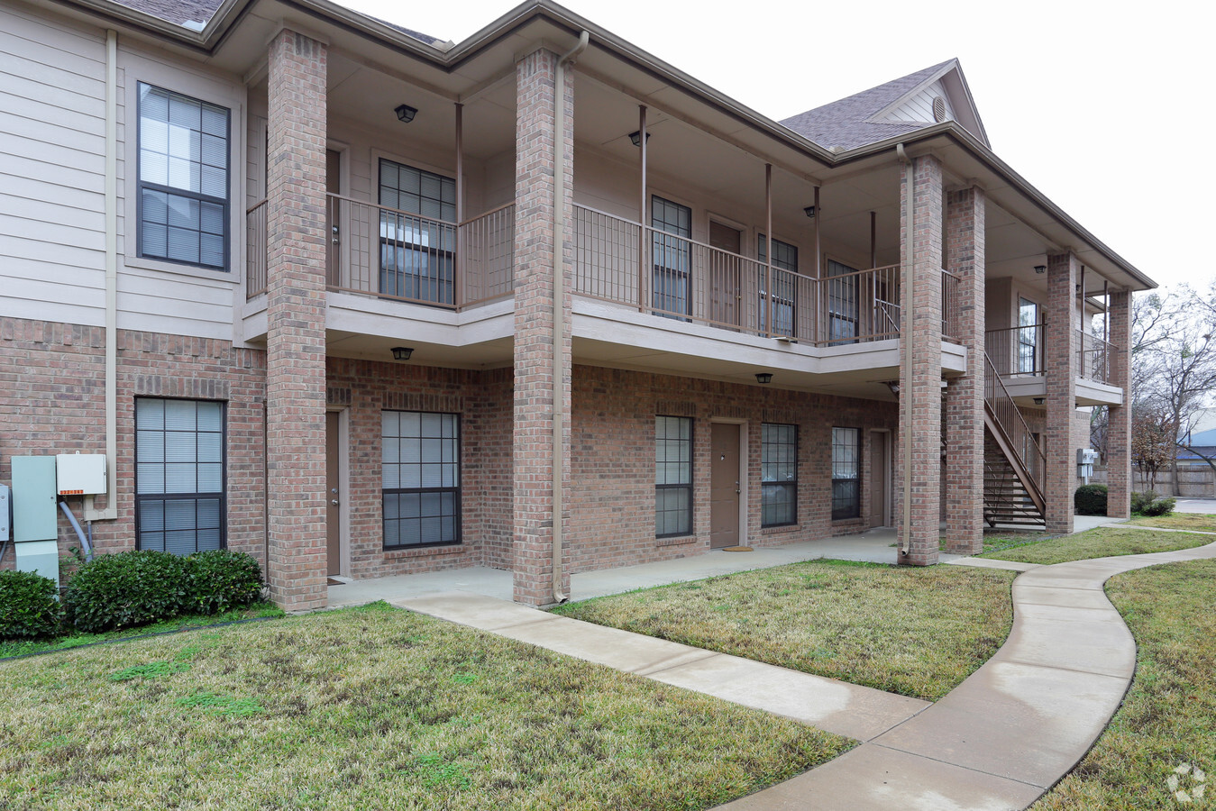 Lone Star Apartments - Lone Star Apartments