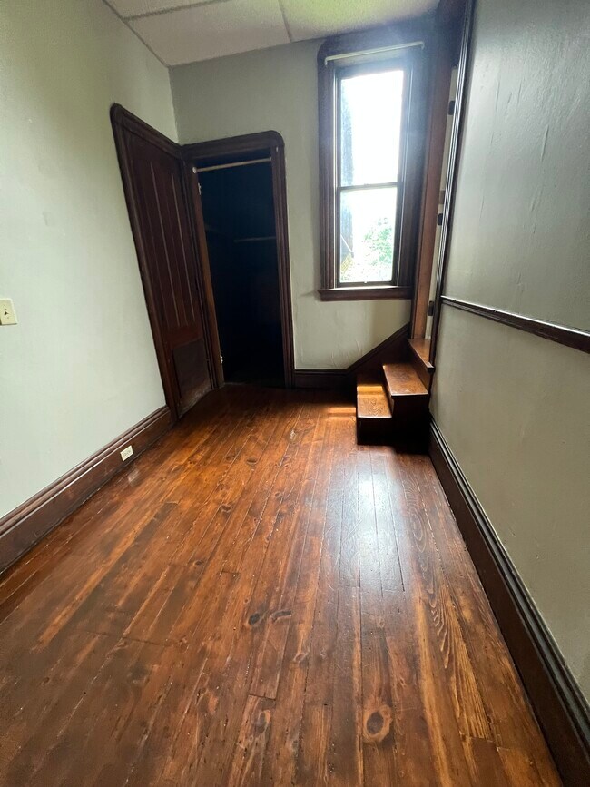 118 E Chemung Pl Unit B
