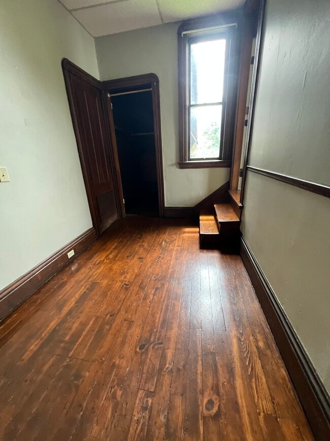 Photo - 118 E Chemung Pl Unit Apt B