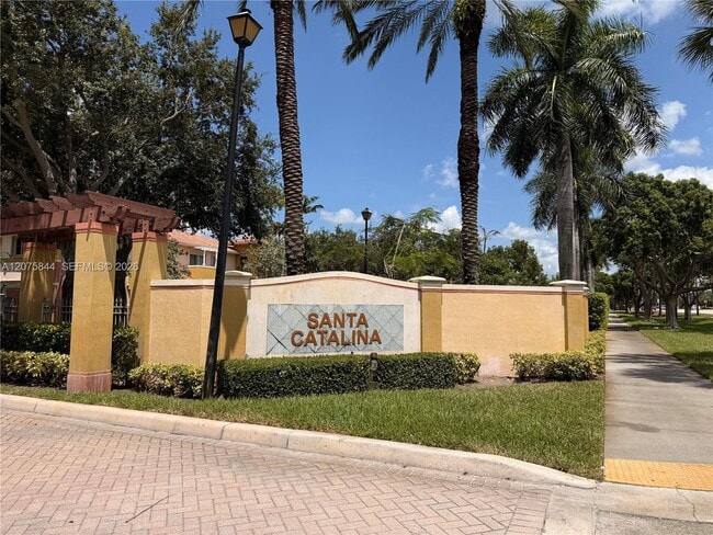 Building Photo - 102 S Santa Catalina Cir