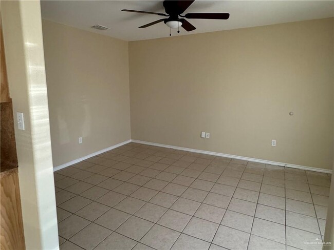 Photo - 8 Red Ants Dr