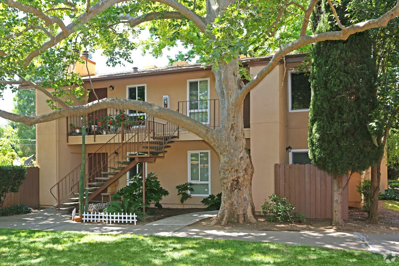 Walnut Wood Apartments For Rent In Carmichael Ca Forrent Com