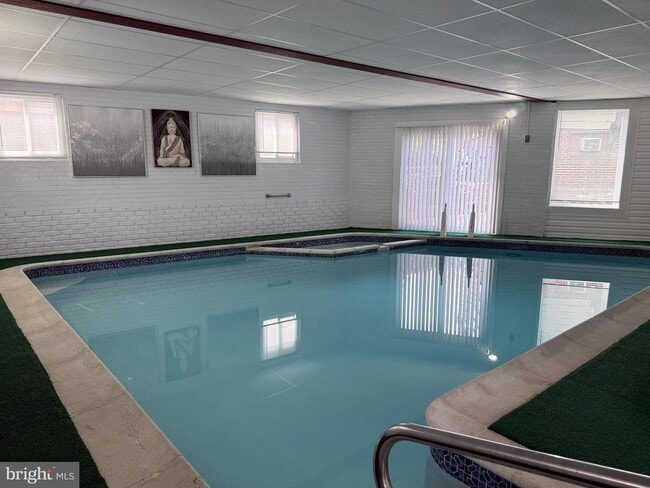 Photo - 3405 Carpenter St SE