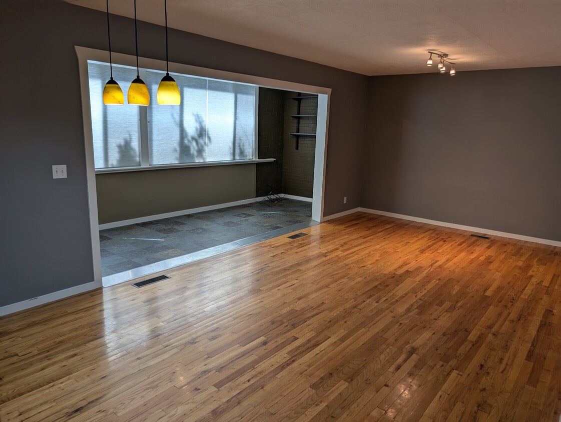 Photo - 1935 Douglas St (Salt Lake City, UT)