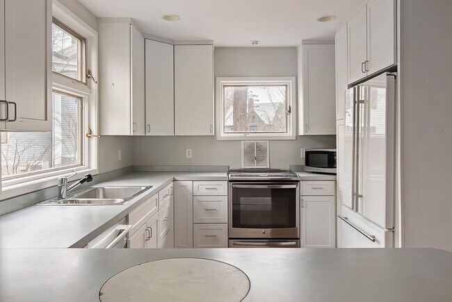 Photo - 110 Leonard St