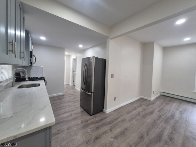 Photo - 166 Roseville Ave Unit 2