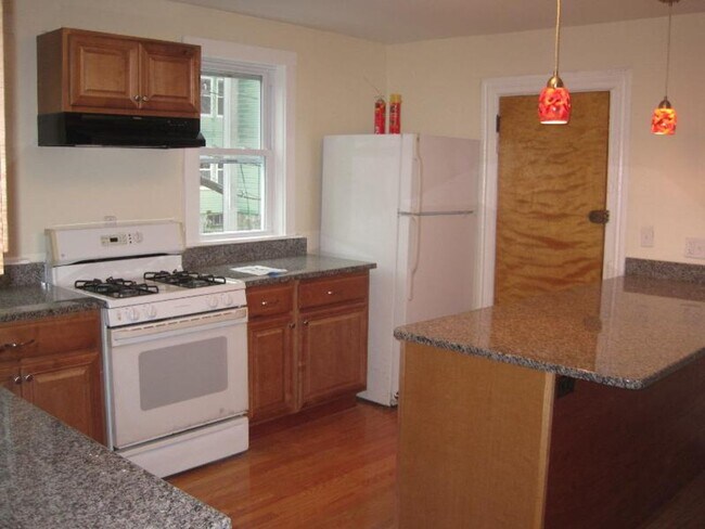 Photo - Nicely renovated 3 bed unit at an unbeatable price!
