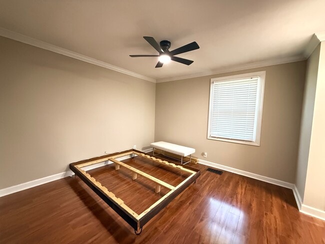 Photo - 105 Barton Brook Ln