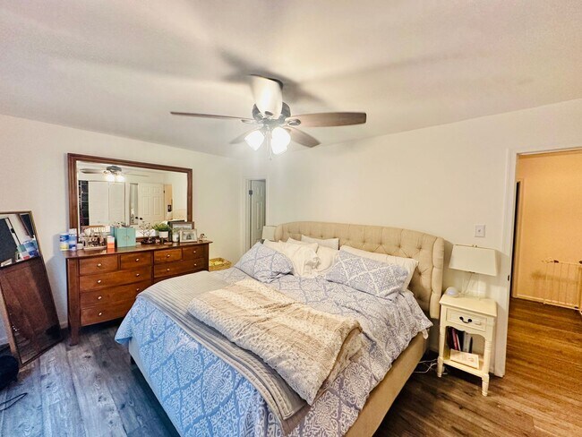 Photo - BEAUTIFULLY UPDATED TOWNHOME IN FAIRFAX!