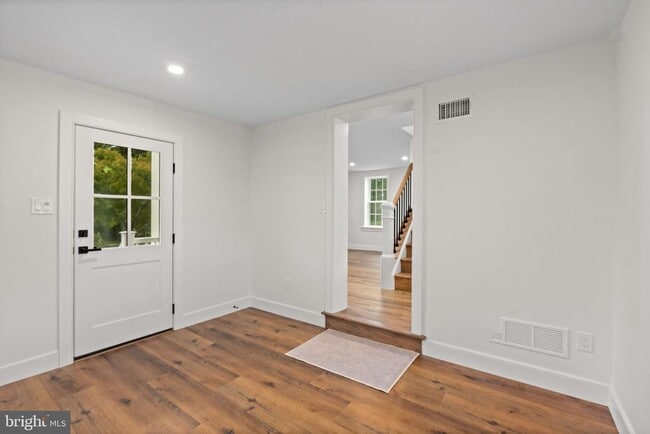 Photo - 1121 Deer Run Rd