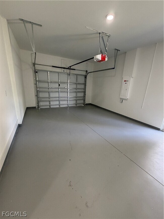 Photo - 721 Ivan Ave S