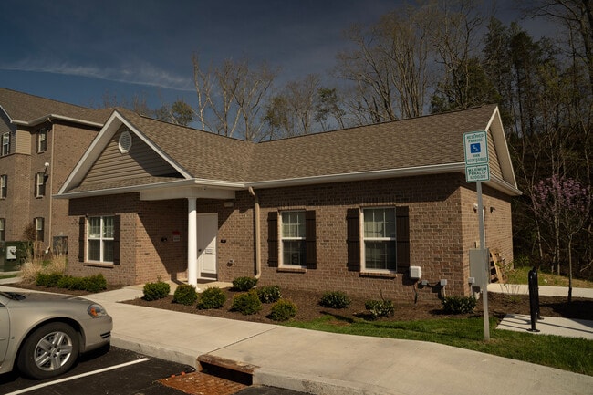 Photo - Douglas Greene