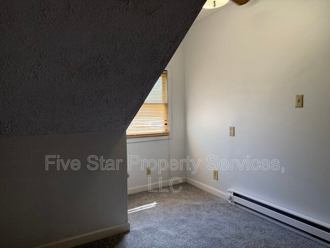 Photo - 229 W Allen St