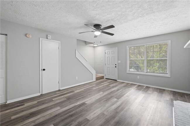 Photo - 2897 Spruce Cir