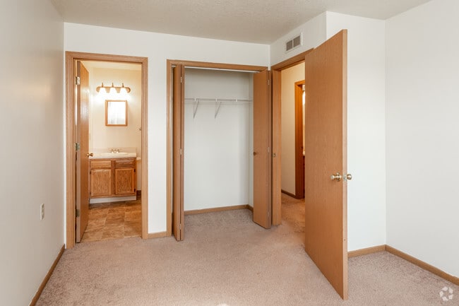 2BR, 2BA - Bedroom
