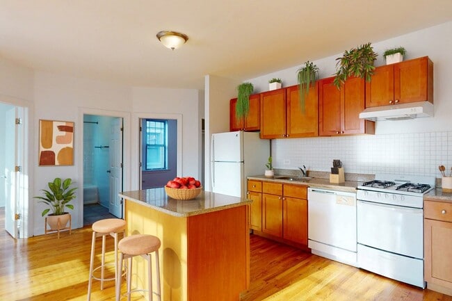 Photo - Woodlawn Court