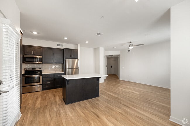 3BR, 2BA - 1319 SF - Solaire