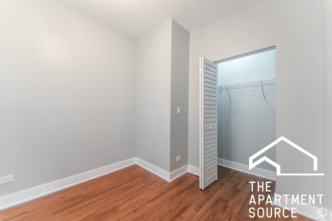 Building Photo - 2659 W Homer St Unit 2