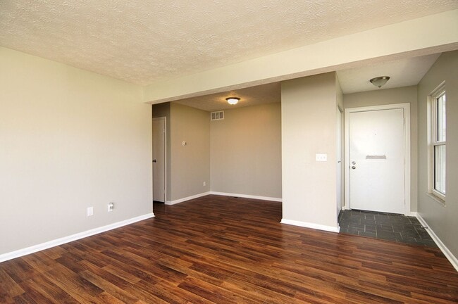 Photo - Parkridge Court Apartments - Newly Renovated - Washer & Dryer Hookups Unit PR 1095-3