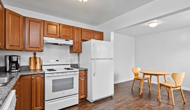 Building Photo - Canterbury Palms Apartments