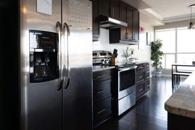 Photo - Downtown Executive Condo Living! 2+DEN * Gym * Lounge* Parking * AVAIL Sept 1! Unit 1