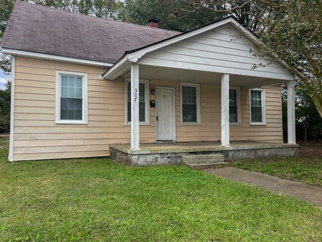 Photo - 307 N 6th Ave