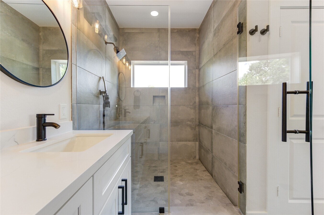 Photo - 6835 Weston St