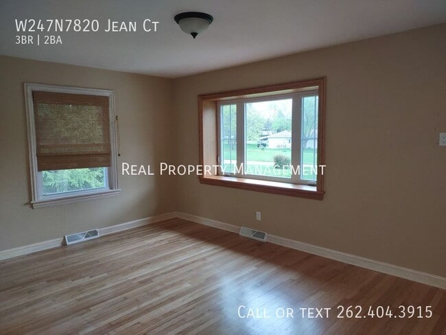 Photo - W247N7820 Jean Ct