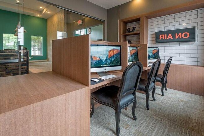 Photo - 13425 Ranch Rd 620 N Unidad b2