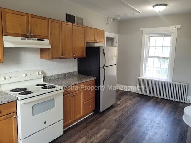 Photo - 63 W Broadway Unit B