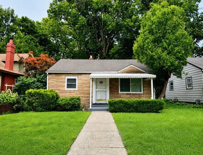 Building Photo - 4235 Rookwood Ave