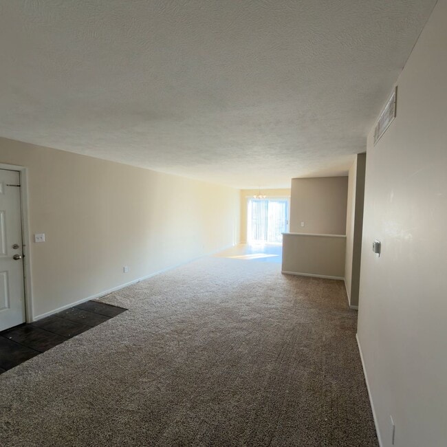 Photo - 4441 Hillrise Ct NE