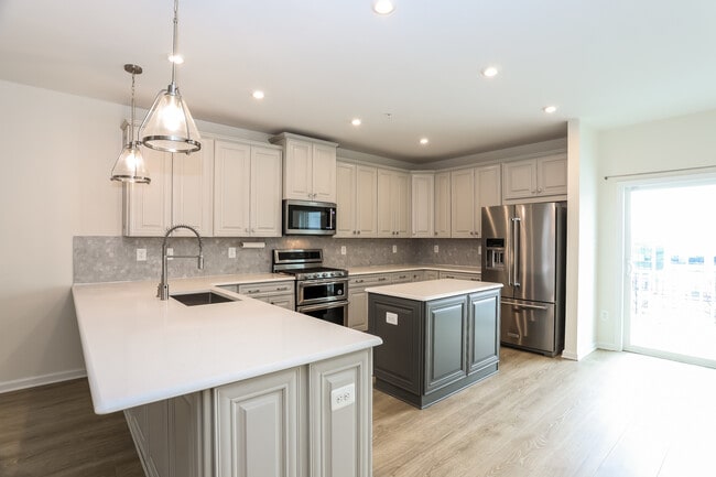 Photo - 7121 Millstone Rd