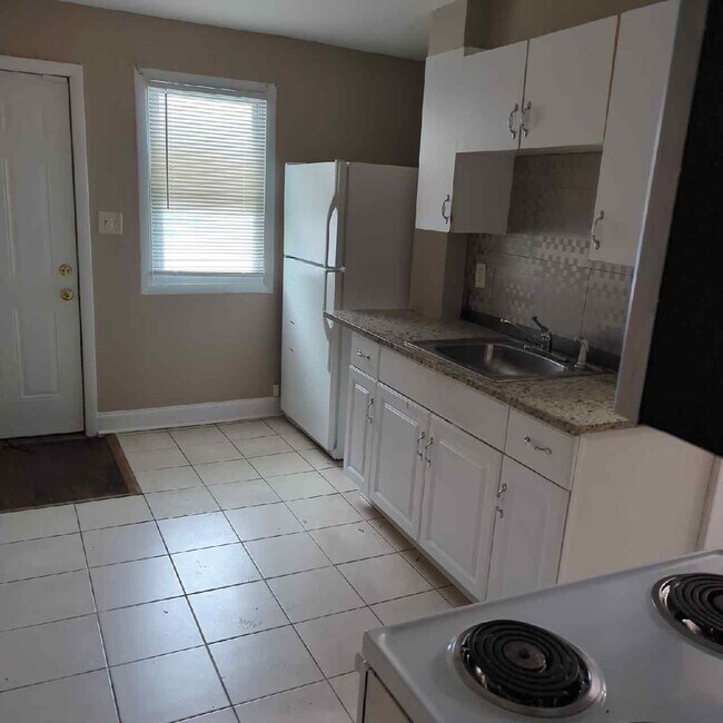 Photo - 320 W 31st St